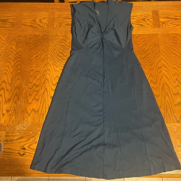 Patagonia Women’s Bandha Twist Front Dress in Glass Blue Sz M Athletic Dress - Picture 5 of 16